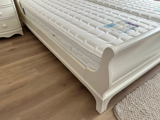 Image 1 of Cama clásica tamaño king de Lara Ashley