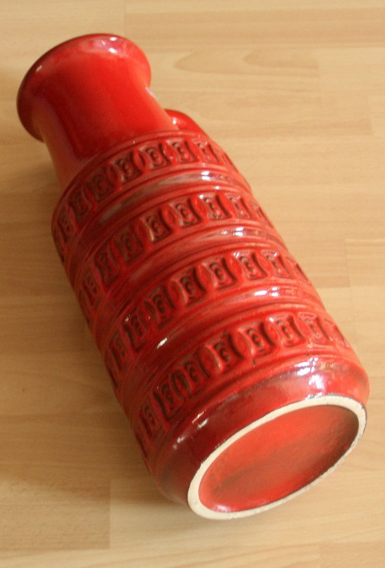 Image 1 of Vaso da terra Scheurich della metà del secolo scorso - rosso - ceramica - rilievo tundra - vintage