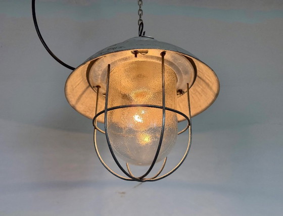 Image 1 of Suspension cage industrielle grise en aluminium avec verre dépoli, années 1970