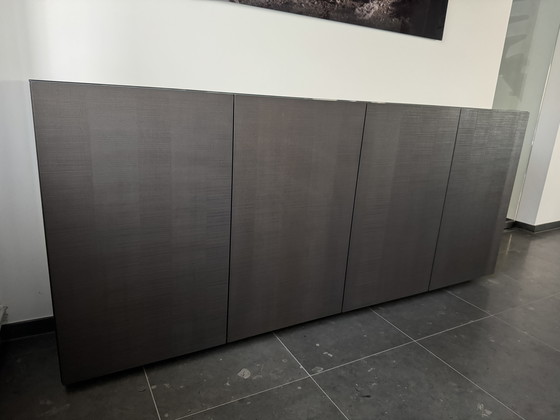 Image 1 of Buffet Ligne Roset, 4 portes, chêne anthracite, plateau en verre satiné