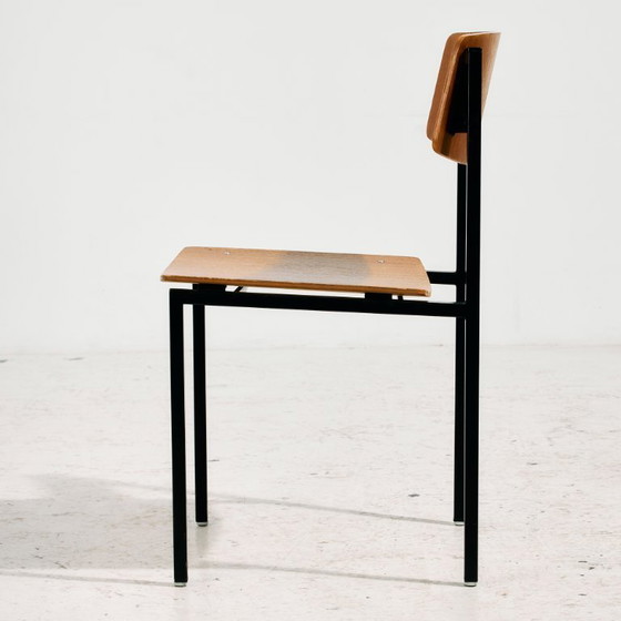 Image 1 of MK11233 Stuhl aus Teakholz auf Metallgestell