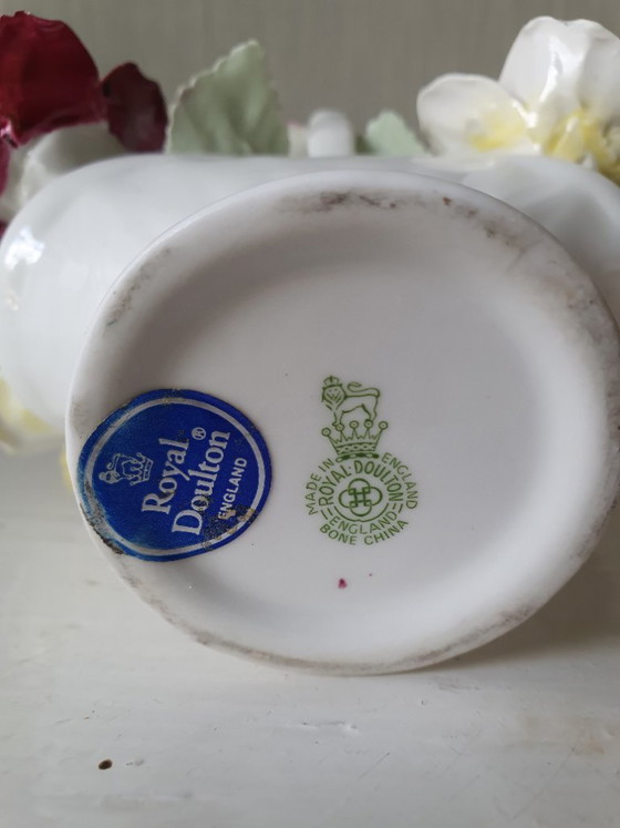 Image 1 of Royal Doulton flower basket – Fine Bone China – vintage England