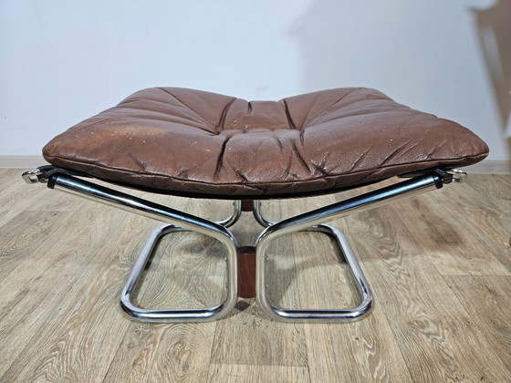 Image 1 of Poltrona con poggiapiedi, Westnofa, "Poltrona con poggiapiedi", progettata da