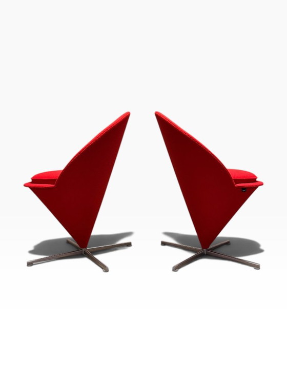 Pair of Cone Chair Armchairs by Verner Panton for Vitra, red fabric – Textile (photo 3 of 12)