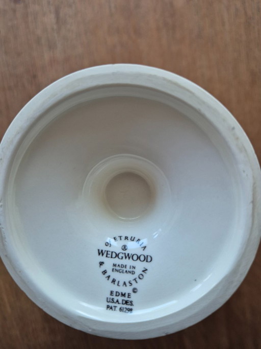 Jarrón Wedgwood Barlaston de 17 cm de altura.