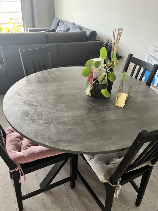 Dinning table with 4 chairs