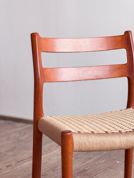 Image 1 of Zwei Teak-Esszimmerstühle, Modell 84 von Niels O. Møller für J.L. Moller, Dänemark