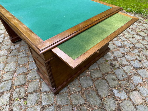 Image 1 of Scrivania da ministro/a per partner, 160x120 cm, mogano e rovere. 15 cassetti. Inglese.