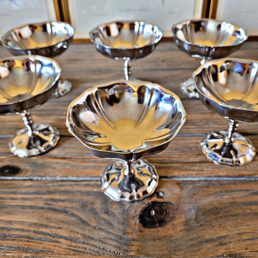 6 vintage stainless steel ice cream or sorbet cups, flower-shaped
