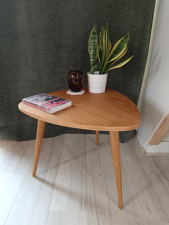 Image 1 of Mesa auxiliar triangular