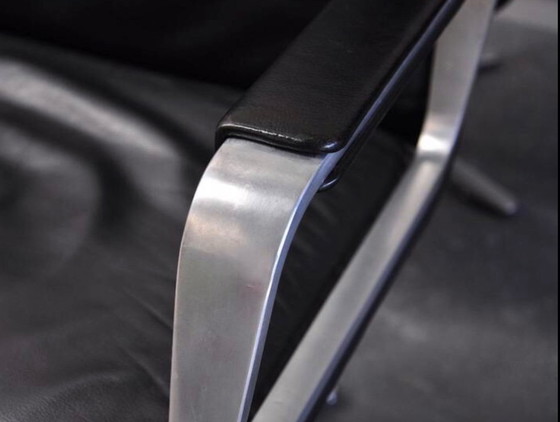 Image 1 of 4 esclusive sedie a secchiello brutaliste degli anni '60 in pelle e acciaio spazzolato