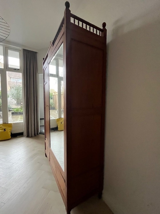 Image 1 of Vecchio armadio per la biancheria