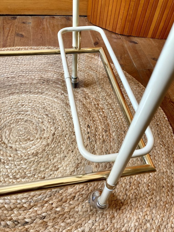 Image 1 of Servierwagen mit cremefarbenem Metallgestell und vergoldetem Messing, 1960er Jahre