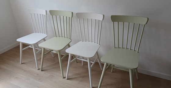 Image 1 of Pippa houten spijlenstoelen