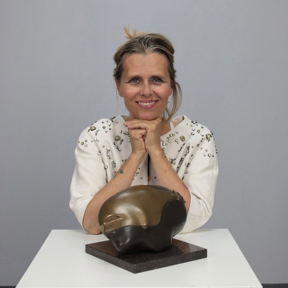 Image 1 of Sculpture Masked Face par Jos van Vreeswijk