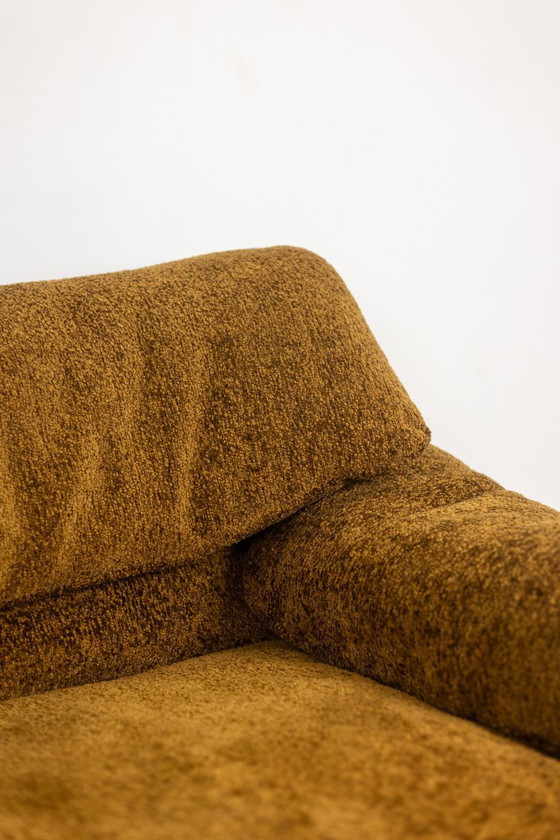 Image 1 of Vico Magistretti. Divano 2 posti modello “Maralunga”. Anni '70.