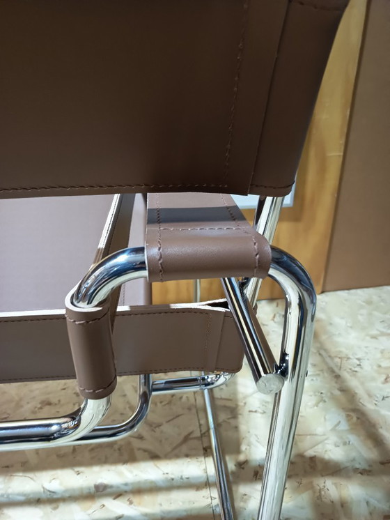 Image 1 of Poltrone Knoll Wassily B3 2 nuove/usate in pelle color noce di Marcel Breuer € 4.400