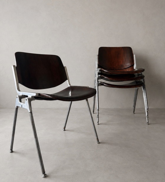 Image 1 of 4 vintage Castelli stoelen, bruin hout, prachtig patina