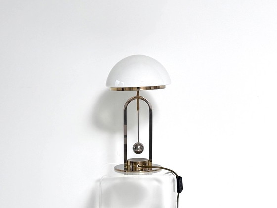 Lampada da tavolo Art Déco con vetro opalino bianco e pendolo decorativo, Lampade da tavolo, Metallo, Modern (foto 4 di 12)