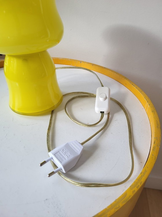 Image 1 of Lampada da tavolo vintage in vetro di Murano, giallo, Italia, anni '60