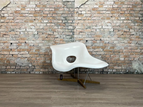 Image 1 of Vitra La Chaise