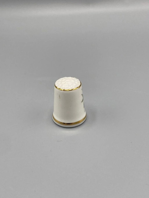 Antique porcelain thimble – Butterfly and flower decor – decoratieve objecten (photo 2 of 3)