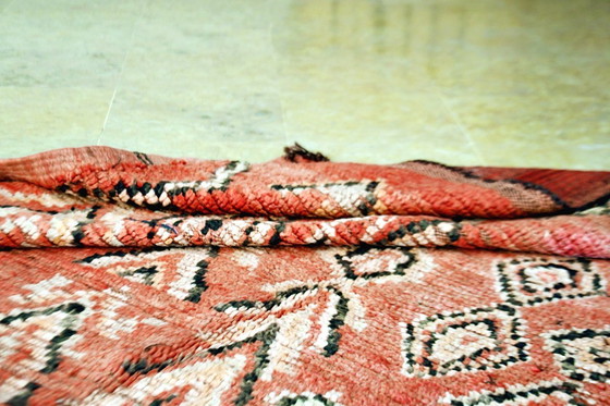 Image 1 of Abstract Red Moroccan Vintage Boujaad Rug – 290 x 166 cm