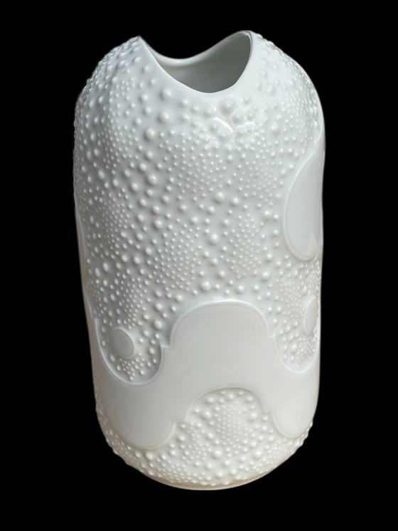 Image 1 of AK Kaiser #368 porcelain op art vase rare shape h= 20cm W-Germany vintage 1960s