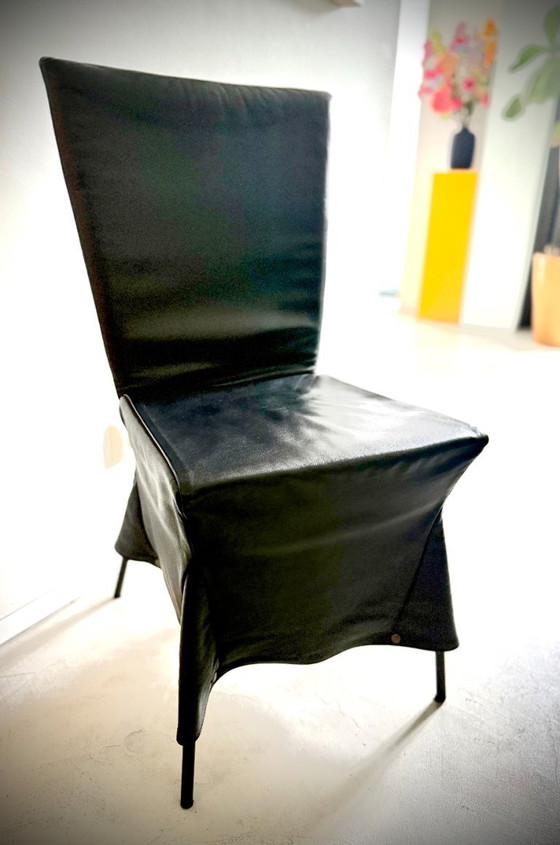 Image 1 of 6 Eetkamerstoelen zwart leer (G. van den Berg)