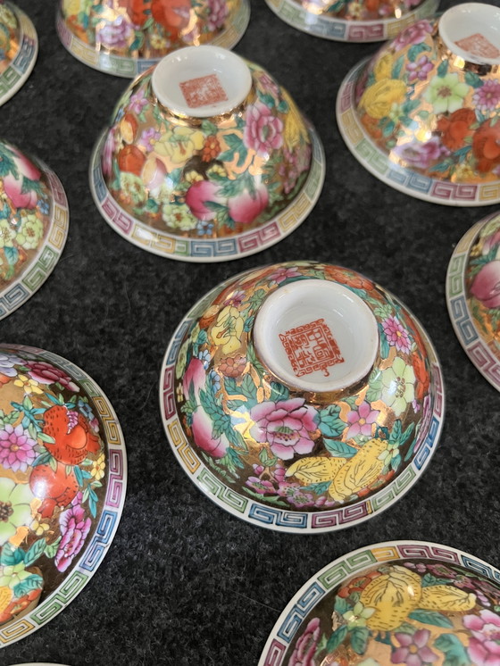 Image 1 of Set di 12 ciotole in porcellana antica cinese Mille Fleur Famille Rose vintage