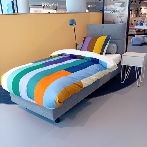 Auping Original boxspring - 90x210 Bestaande uit: 1x Original boxspring vlak 90x210cm 1x Hoofdbord Valencia 115cm hoog 1x Adagio