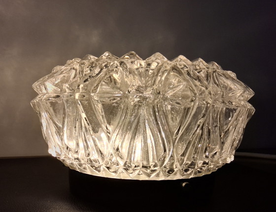 Image 1 of Plafonnier vintage J. années 60/70 en cristal épais, motif géométrique en losanges