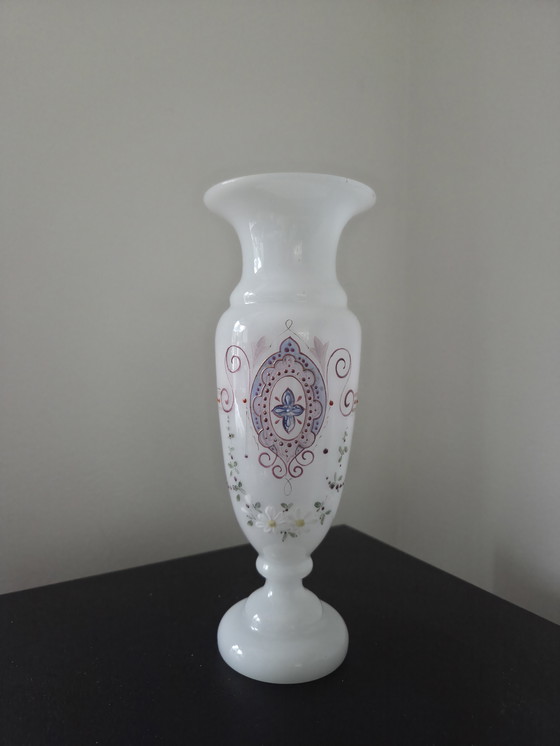 Image 1 of 2 antike deutsche Vasen aus Opalglas