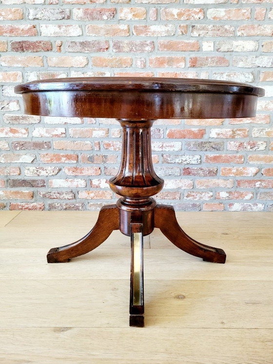 Image 1 of Mesa auxiliar con tapa de latón estilo Imperio/Hollywood Regency