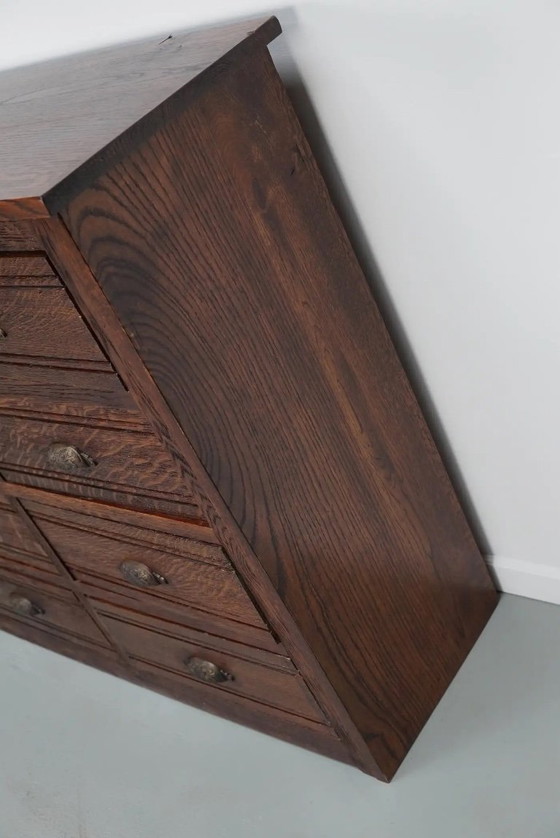 Image 1 of Französischer, restaurierter Apotheker-/Eisenwarenschrank aus Eiche, 1920er/1930er Jahre