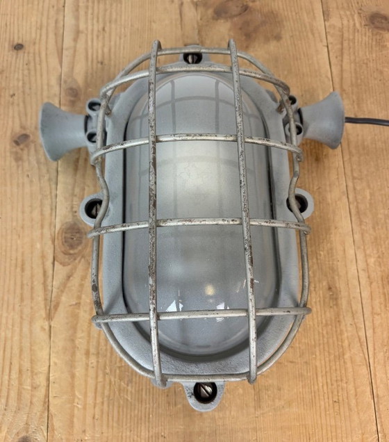 Grijze industriële gietijzeren Wandlamp van Elektrosvit, jaren 60, Wandlampen, Metaal, Glas, Vintage (foto 7 van 14)