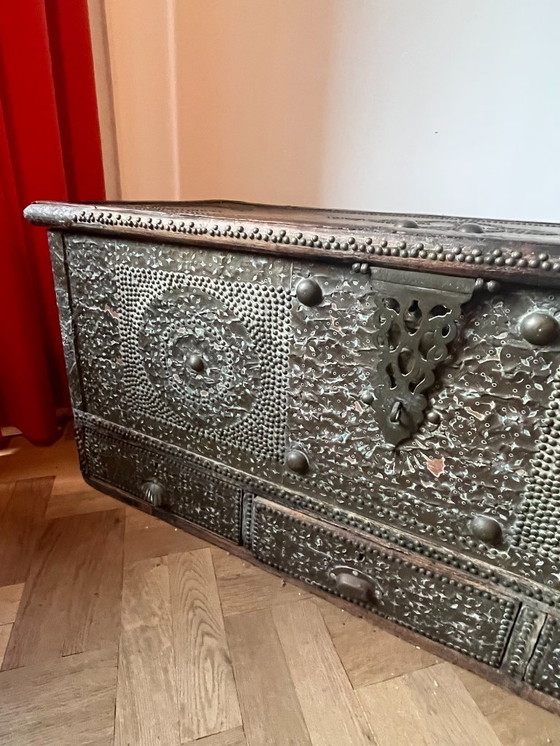 Image 1 of Ensemble unique de 3 coffres à couvertures arabes - fait à la main - vers 1950