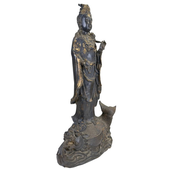 Een groot Oost-Aziatisch Guanyin beeld uit de eerste helft van de 20e eeuw – Beeldhouwkunst, Bronze (photo 2 of 10)