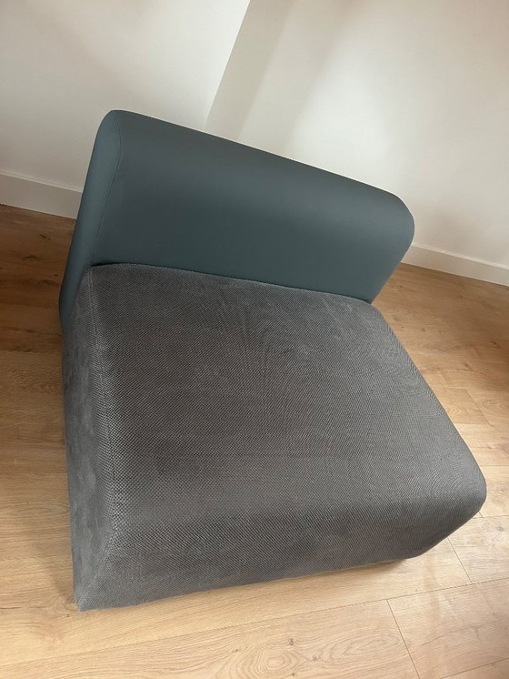 Image 1 of Módulo intermedio HAY Mags 02 – Campo Kvadrat 2 y humo compuesto Maharam