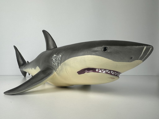Vintage deco ‘white shark’
