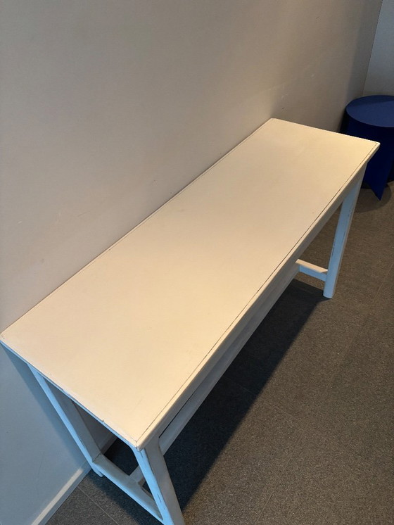 Image 1 of Mesa auxiliar alta de madera / patinada en blanco