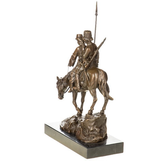 Estatua de bronce de cosacos a caballo