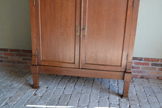 Image 1 of Armoire Empire ancienne en chêne pour fille.