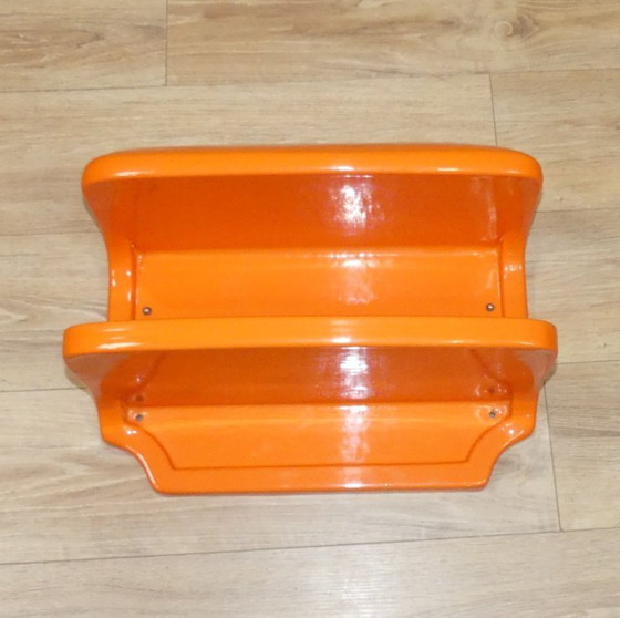 Image 1 of 1 di 2 Scaffale da parete in plastica arancione anni '70, spazio di archiviazione, anni '70, anni '60, metà secolo, vintage