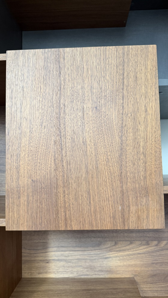 Image 1 of Wandplank met walnootfineer - asymmetrisch ontwerp