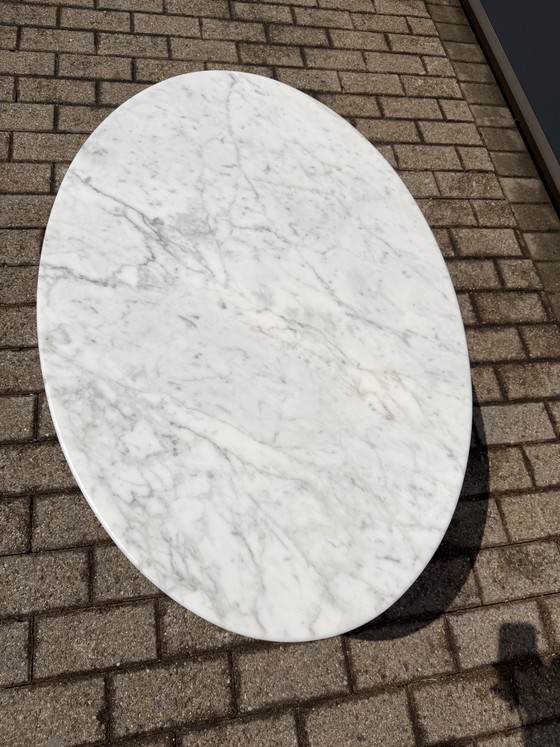 Image 1 of Originele Knoll Tulip Ovale Salontafel Eero Saarinen in Arabescato mat 107x70