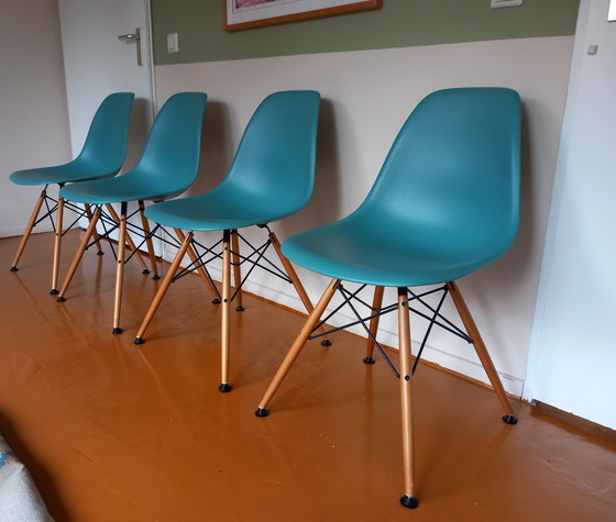 Image 1 of Vitra Eames DSW 4x