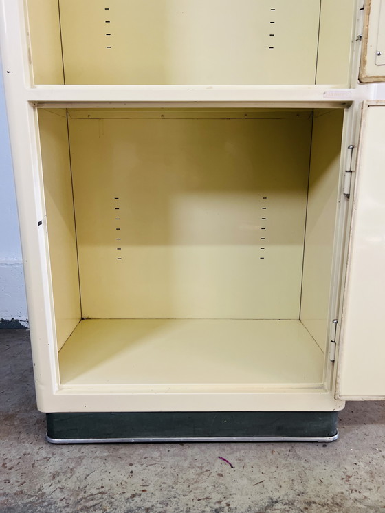 Image 1 of Gabinete médico Maquet de mediados de siglo