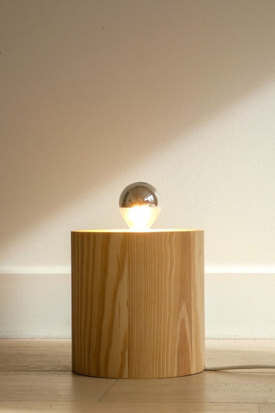 Image 1 of base light