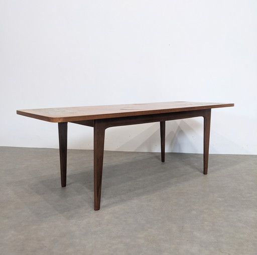 Coffee table signed with ceramic